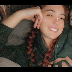 Meet your Posher, Courtney